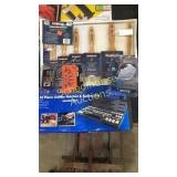 4 pc new items. paint brushes, bits, ratchet set,