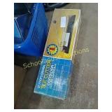 Tile cutter