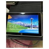 hP tablet powers on windows 8 pro downloaded with