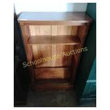 Approx 4 ft tall and 3ft wide Bookcase comes with