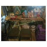 5o's style table and 4 chairs and one leaf