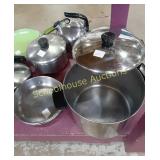 Cookware 6 pans with lids and tea pot