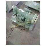 Singer sewing machine (No case ) 185K