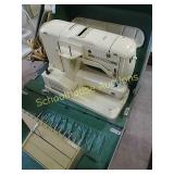 Bernina sewing machine with case, type 730