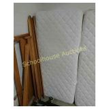 Twin beauty rest mattress & boxspring with metal