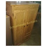 Medium cabinet approx 3fyx 4.5ft tall *