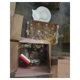 2 boxes of assorted glassware, collectible and