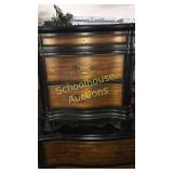 Small 3drawer dresser/nightstand. 30'x30'