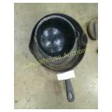 Cast iron skillet & mini pot (skillet marked #5)