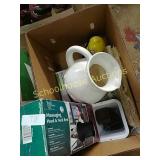 Box of assorted cool * tweety, large pitcher &