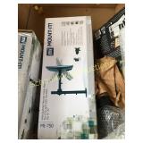 Up to 30" articulating led/lcd monitor mount
