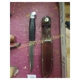 Small kinfolks knife with sheath