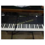 Technics Kn1000 PCM keyboard with stand