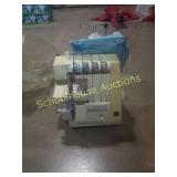 Singer Quantumlock 4 sewing machine and patterns