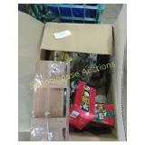 Small box of assorted some ornaments