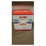 PYREX 5 BOWL SET with lids. Two 4 cup bowls with