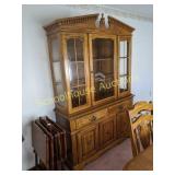 Broyhill china cabinet
1 pane of glass is