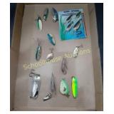 Flat of Vintage spinners x13 plus package of 4