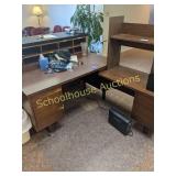 Corner desk
Monticello pickup