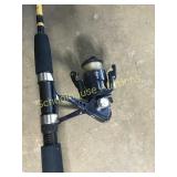 Eagle claw water eagle yellow rod with eagle claw