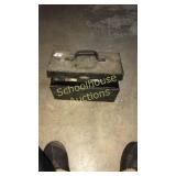 Little metal tackle box w/goodies