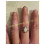 10kt opal ring about sz 7