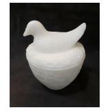 Hens on Nest 4" white