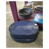 Granite ware roasting pan and vintage strainers.