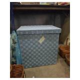 Blue hamper with lid with 2 liners