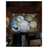 Flat of misc collectibles