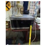 Panasonic microwave with inverter. Needs a bath