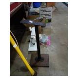 Cast iron shoe laste