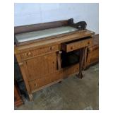 Oak buffet
45x40x22
Found mirror in garage