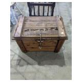 Super wooden trunk
18x18x30
