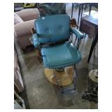 MCM barber chair
Look good in your house