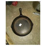 #8 cast iron skillet
No mark