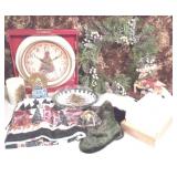 New Christmas Caroling Clock, Wreath, Decor