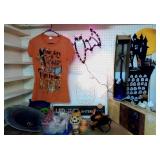Halloween Lit Broom & Pumpkin, Tshirt, Skull+