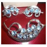 Vtg Blue Rhinestone Brooch & Earring Set
