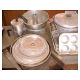 Vtg Betty Crocker Bisquick & Aluminum Bakeware