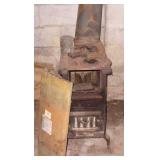 Vtg Lindemann & Hoverson Cast Iron Wood Stove