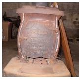 Herald #222 F&E Cast Iron Wood Stove & Grate