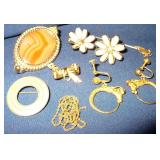 Vtg Trifari Daisy Ear, Stick Pin, Bolo, Gold Chain