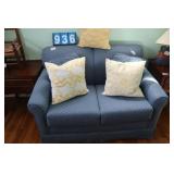 Pull Out Loveseat ' Twin