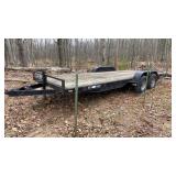 Mac-Lander TA flat bed trailer with ramps. Deck