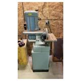 Delta floor model belt and disc sander Delta floor model belt and disc sander