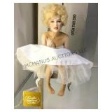 FRANKLIN HEIRLOOM MARILYN MONROE PORCELAIN DOLL