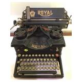 ROYAL STANDARD TYPEWRITER