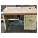 MANICURIST SPA/SALON TABLE