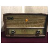 Zenith am/fm table top tube radio model g730.